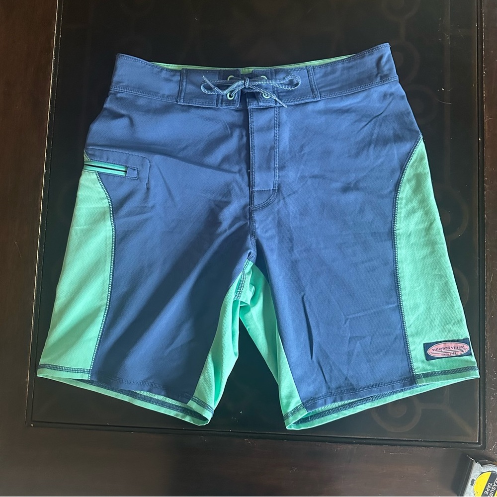Vineyard Vines Men's Blue and Green Swim Shorts, Size 28, Inseam approx 8 1/2"